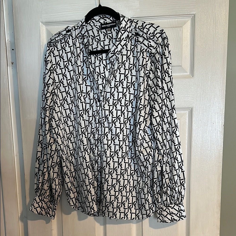 Black and White Patterned Women’s Shirt